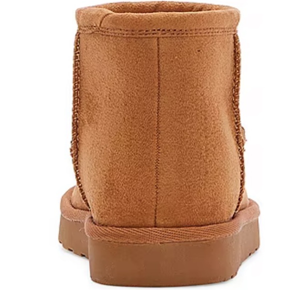 Super cute MUDD Fluffy boots. have only been worn one time! i have more pics! - Picture 3 of 3